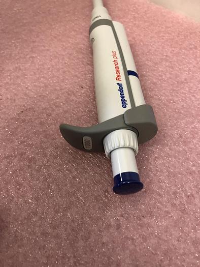 Used EPPENDORF RESEARCH PLUS VARIABLE 100-1000 UL