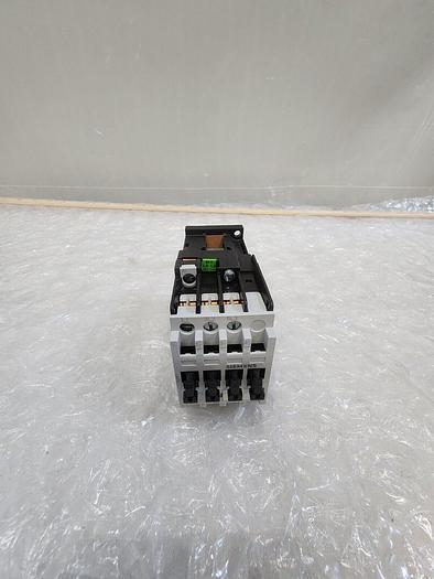 SIEMENS 3TF30 00-0BB4 MOTOR STARTER