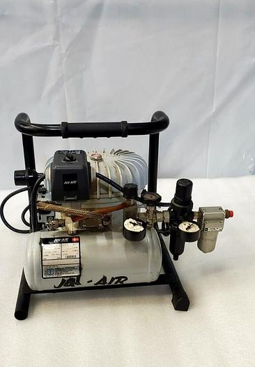 Used JUN-AIR 3-1,5 AIR COMPRESSOR
