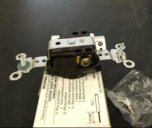 COOPER AH5361 SINGLE RECEPTACLE