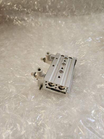 Used SMC MXS8-30 CYLINDER ROLLER