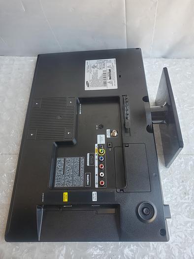 Used SAMSUNG UN19F4000 LED TV