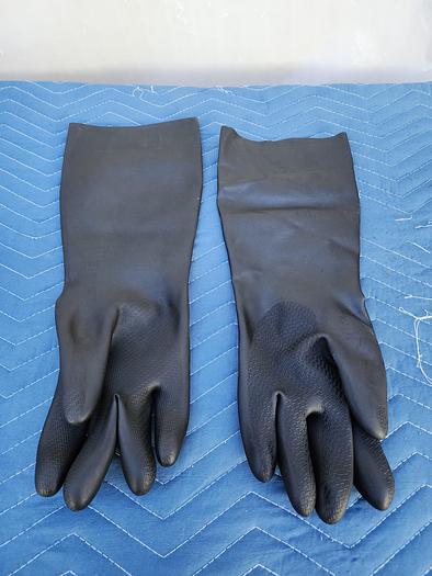 Used MAPA CHEM-PLY NEOPRENE N-740 GLOVES