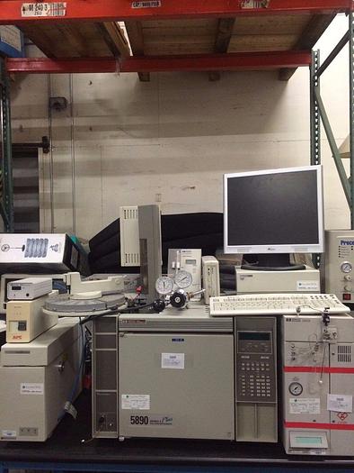 Used HEWLETT PACKARD 5890 SERIES II PLUS GAS CHROMATOGRAPH