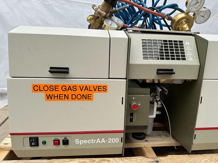 Used VARIAN SPECTRAA-200 Atomic Absorption Spectrophotometer System