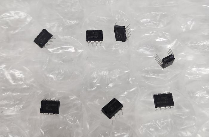 Used TEXAS INSTRUMENTS LM555CNNS,NOPB-ND IC OSO SINGLE TIMER 100KHZ 8-DIP