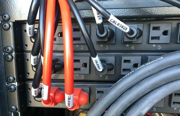Used APC SWITCHED RACK PDU 885-1890