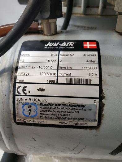 Used JUN-AIR 6-4 Quiet Air Oil-lubricated Piston Compressor