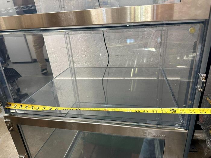 Used TERRA UNIVERSAL WAFER BOX DESICCATOR FOR 200MM WAFERS 9130-25A