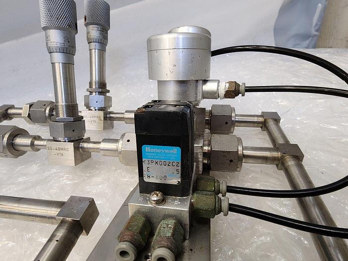 Used NOR-CAL PRODUCTS 9013831 Angle Isolation Valve ,PARKER K4P02 , HONEYWELL K3PX002