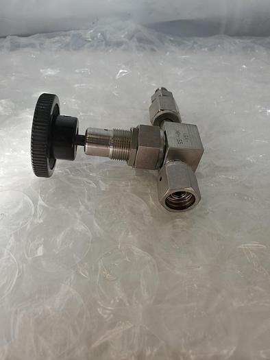 Used NUPRO SS-4BK-V51 STAINLESS STEEL VALVE