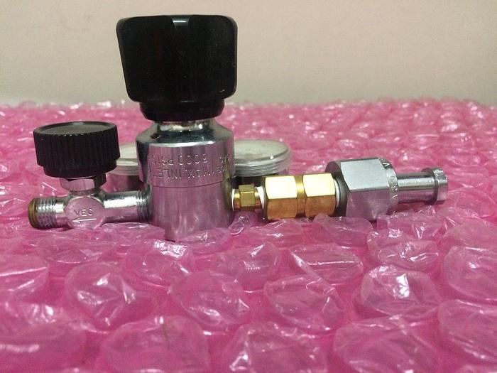 Used HP COMPRESSED GAS REGULATOR LB 150A