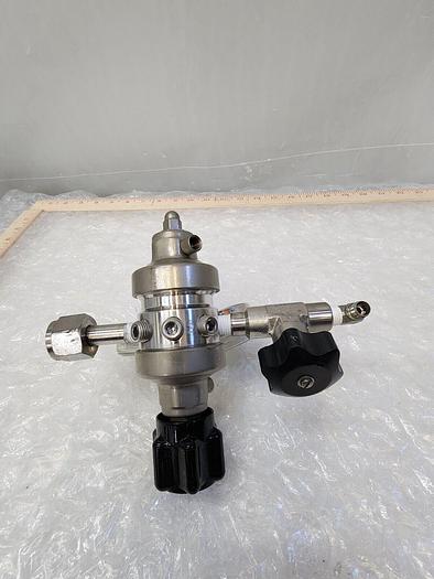 Used VERIFLO REGULATOR DSG752-S7P2404 200 PSI - 4000 PSI