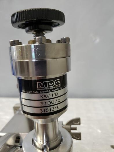 Used EDWARDS GVI 63M GATE VALVE WITH STAINLESS STEEL ADAPTER WITH MDC KAV-100 PNEUMA