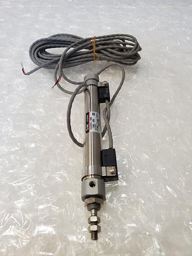 SMC CDJB16-100R-C80L-XB9 WITH D-C80 AUTO SWITCH