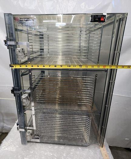 Used TERRA UNIVERSAL DESICCATOR 2076-00