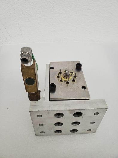 Used NUPRO COMPANY GAS DEVERTER BOX