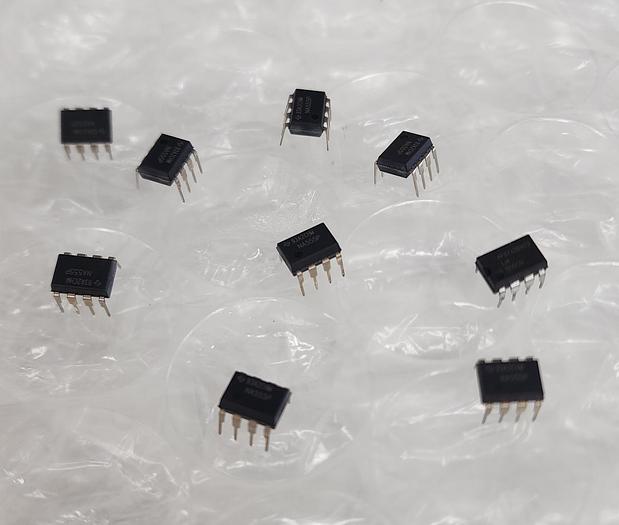 Used 296-21753-5-ND IC OSC SINGLE TIMER 100KHZ 8-DIP