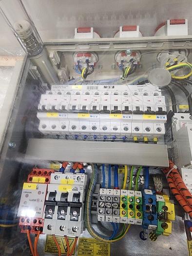 Used LEYBOLD OPTICS GMBH 10102522 , POWER DISTRIBUTION UNIT