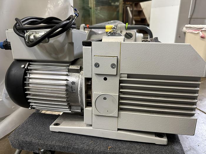 Refurbished LEYBOLD D16B  VACUUM PUMP WITH EXHAUST OIL SEPARATOR AR 16-25