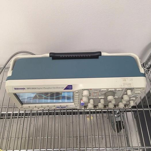 Used Tektronix DPO2024 Digital Phosphor Oscilloscope; 200 MHz, 1GS/s