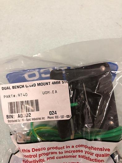 DESCO 09740 GROUND WRIST STRAP BENCH MOUNT W-4MM STUDS