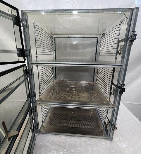 Used TERRA UNIVERSAL DESICCATOR 2076-00