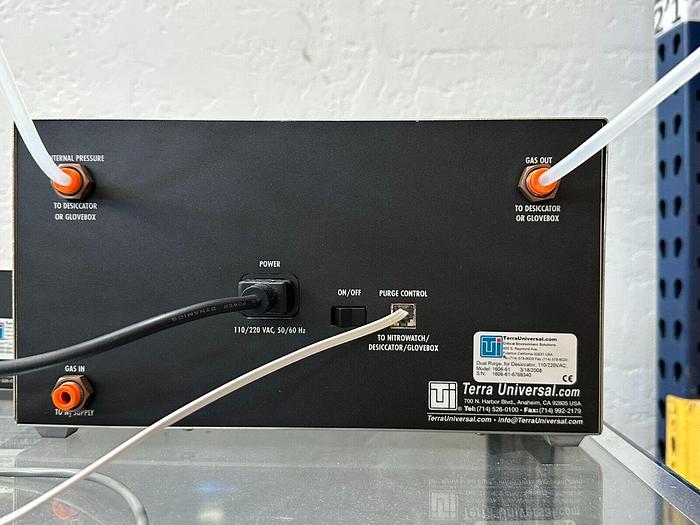 Used TERRA UNIVERSAL WAFER BOX DESICCATOR FOR 200MM WAFERS 9130-25A