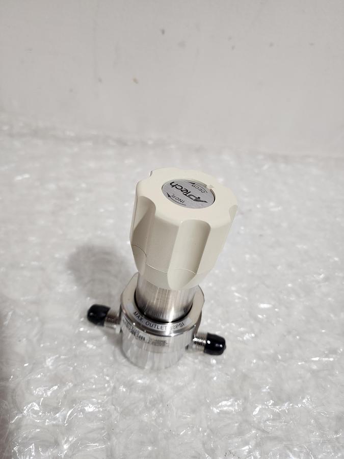 Used APTECH GAS REGULATOR AP1006SM