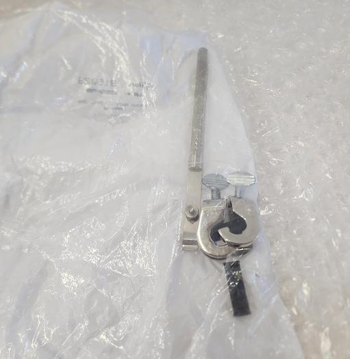 Used VWR 3 PRONG SWIVEL 21573-708