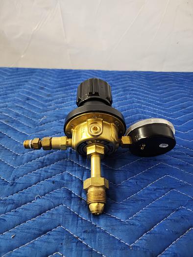 Used VICTOR ELC4-325-580R HEAVY DUTY INERT GAS LIQUID CYLINDER REGULATOR