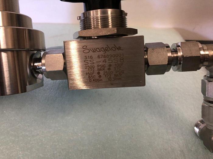 Used TECSOM 150 WITH T.E.M FILTER AND SWAGELOK SS-45S8