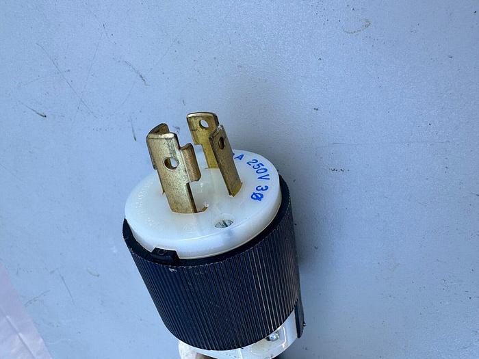 Used CTI CRYOGENICS 8200 COMPRESSOR