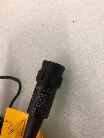 Used TEKTRONIX P2220 VOLTS