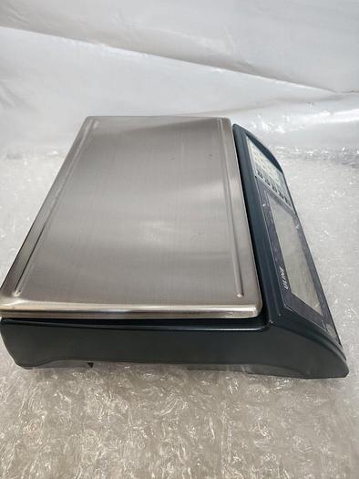 Used ULINE H-5819 SCALE