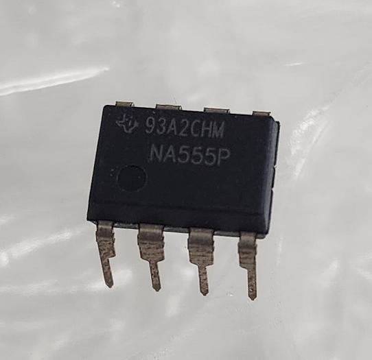 Used 296-21753-5-ND IC OSC SINGLE TIMER 100KHZ 8-DIP