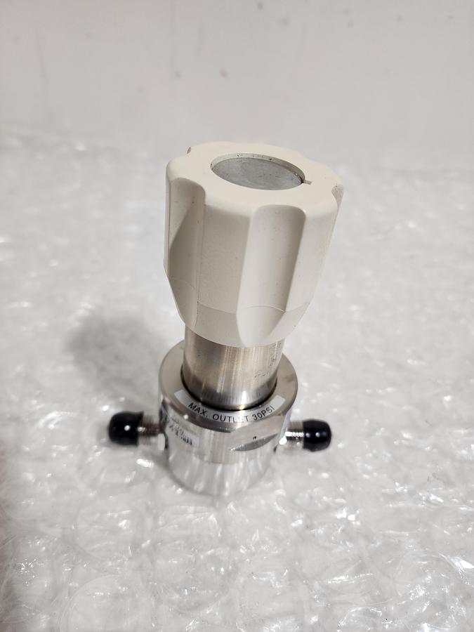 Used APTECH GAS REGULATOR AP10025M