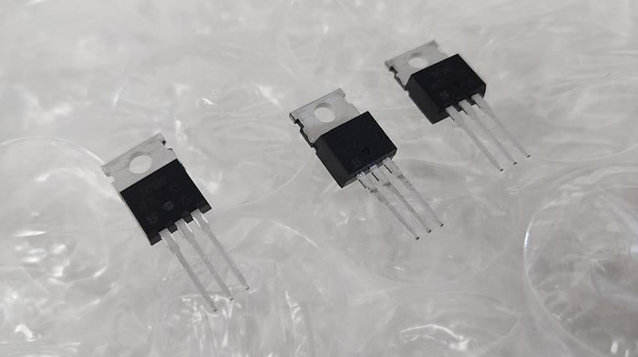 Used VISHAY SILICONIX IRF840PBF-ND MOSFET N-CH 500V 8A TO-220AB