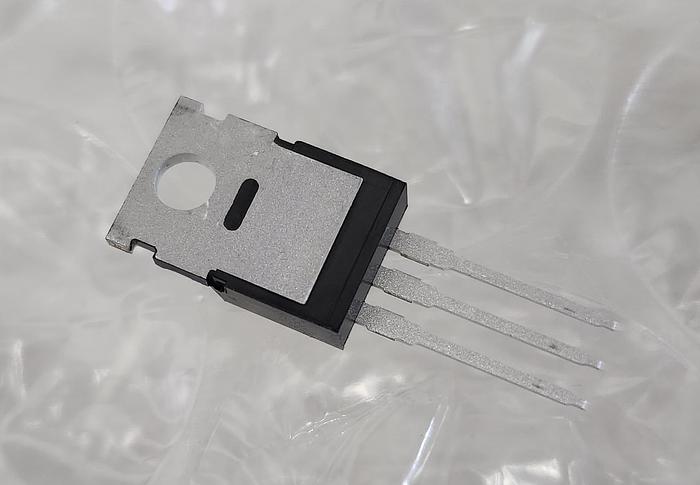 Used VISHAY SILICONIX IRF840PBF-ND MOSFET N-CH 500V 8A TO-220AB