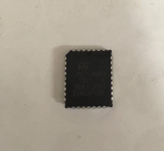 Used STMicroelectronics  M27C4001- 10C1 SINGAPORE