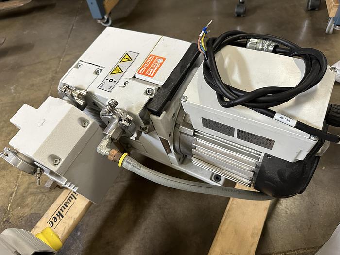 Refurbished LEYBOLD D16B  VACUUM PUMP WITH EXHAUST OIL SEPARATOR AR 16-25