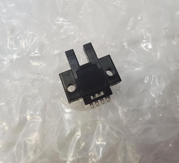 Used PHOTO MICRO SENSOR EE-SX670