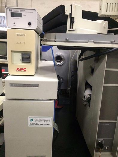 Used HEWLETT PACKARD 5890 SERIES II PLUS GAS CHROMATOGRAPH