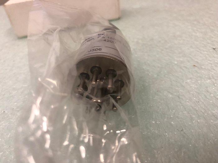 Used KURT J LESKER KJL-6000 gauge