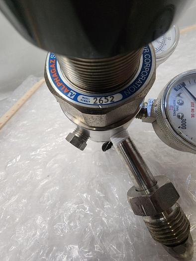 Used ALPHAGAZ REGULATOR 2652 , 200 PSI - 3000 PSI