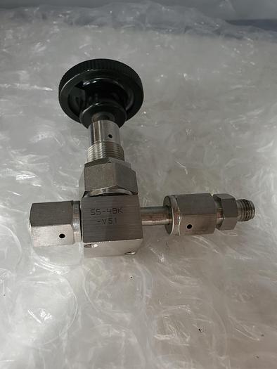 Used NUPRO SS-4BK-V51 STAINLESS STEEL VALVE