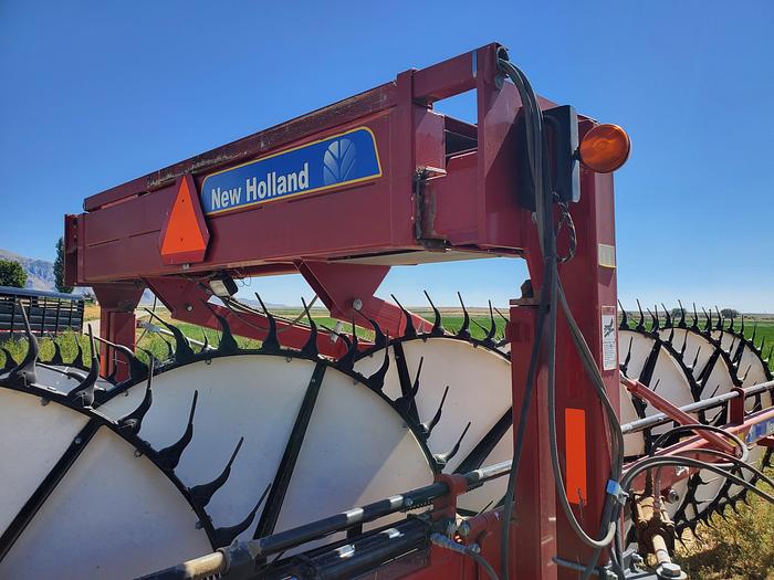 Used 2012 New Holland H5980 Wheel Rake