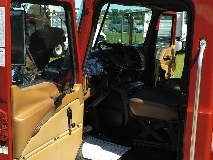 Used 2005 MACK CV713