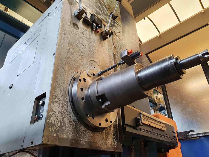 Usato ALESATRICE A “T” TOS WHQ 13 CNC