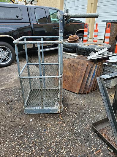 Used 2001 Ford F750 Terex BT3400 Crane Truck - M74771